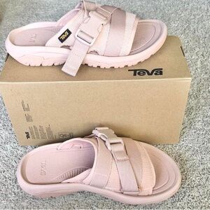 Teva Women’s Pale Pink Adjustable Slide Sandals Size 7 New